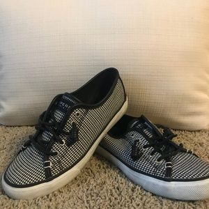 Sperry slip on shoes